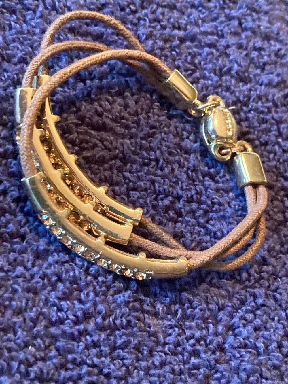 N/A elegant gold